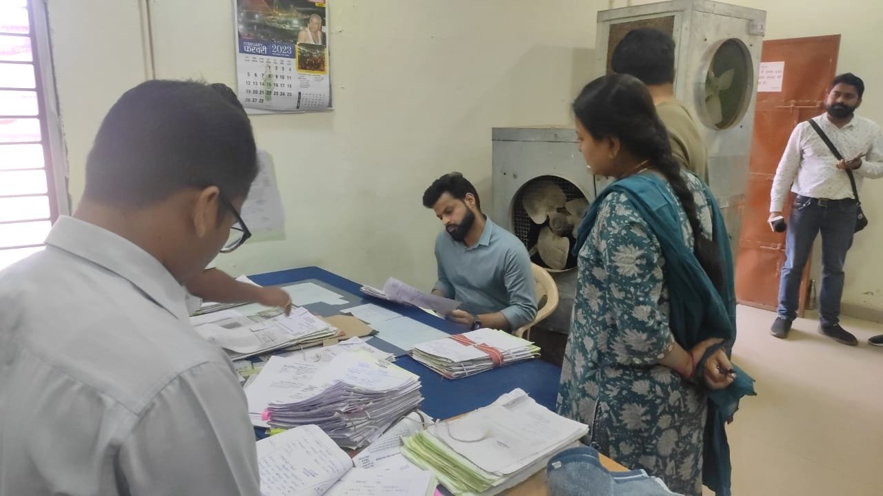 राजस्व से जुड़े मामलों में सबसे ज्यादा शिकायत भिलाई में, कलेक्टर ने जांच में पकड़ी गड़बड़ी, तहसीलदार क्षमा यदु को नोटिस, पहले हो चुकी उनके खिलाफ लेनदेन की शिकायत