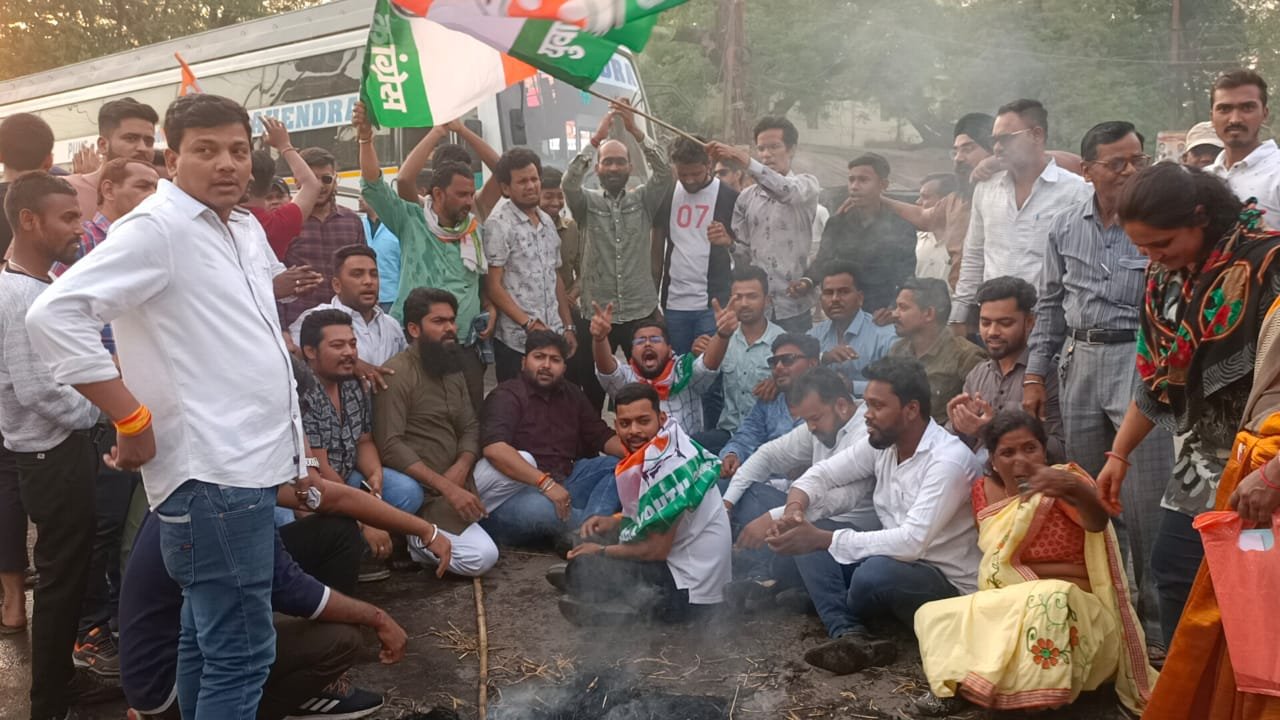 राहुल गांधी की सदस्यता रद्द किए जाने पर युवा कांग्रेस ने किया उग्र प्रदर्शन