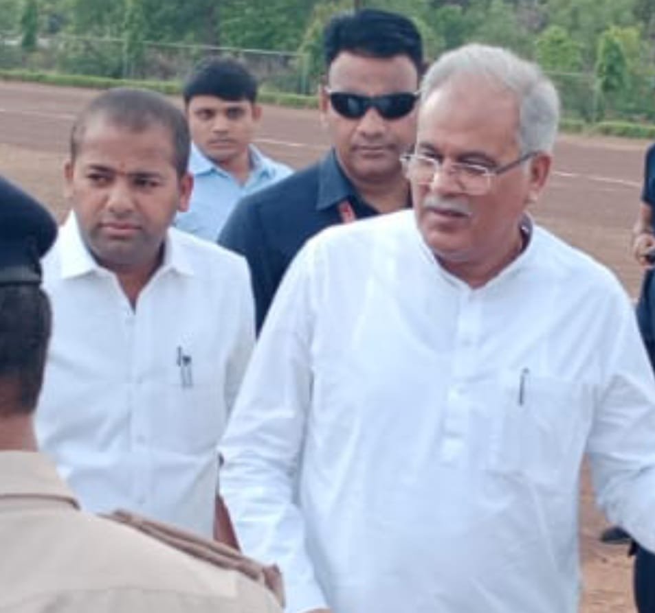 राजस्व प्रभारी ऋषभ जैन ने मुख्यमंत्री का किया स्वागत