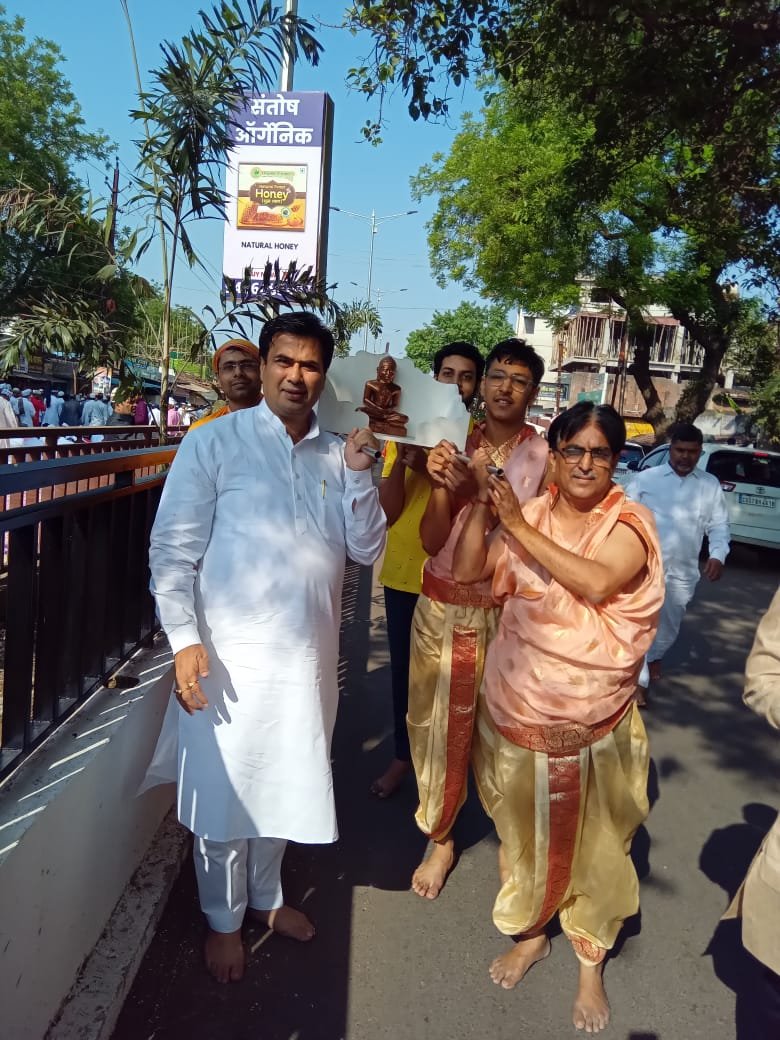 जैन भवन सेक्टर 6 से निकली शोभायात्रा, महापौर धीरज बाकलीवाल हुए शामिल