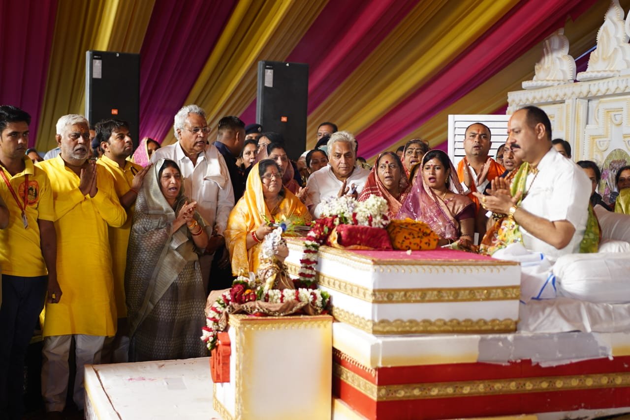 पंडित प्रदीप मिश्रा ने दिया सफलता का मूलमंत्र, कहा – महादेव की अराधना ही उन्नति का उत्तम मार्ग