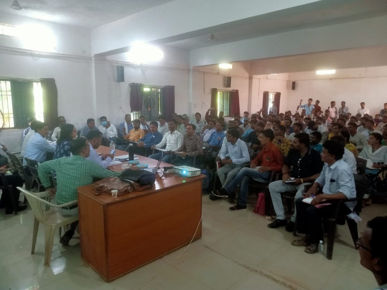 आयुष्मान कार्ड बनाने अब घर-घर जायेंगे सरकारी कर्मचारी, 31 तक हर किसी का कार्ड बनाने लक्ष्य