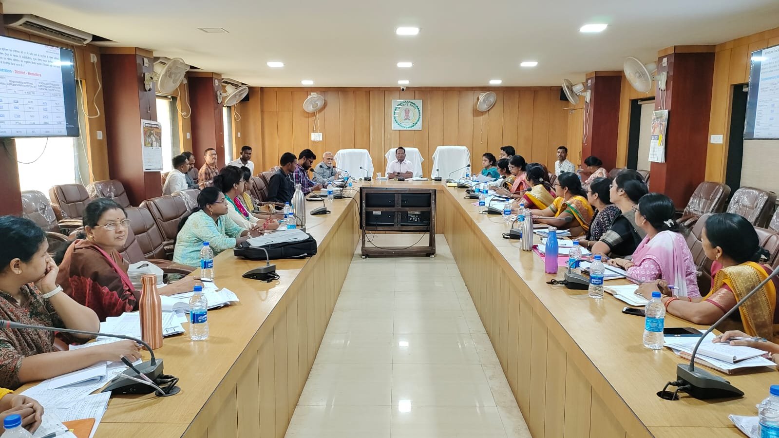 आधार पंजीयन और ऑनलाइन एंट्री में देरी पर भड़के एल्मा, आंगनबाड़ी सुपरवाइजर और कार्यकर्ता के वेतन रोकने निर्देश, 15 दिन का अल्टीमेटम