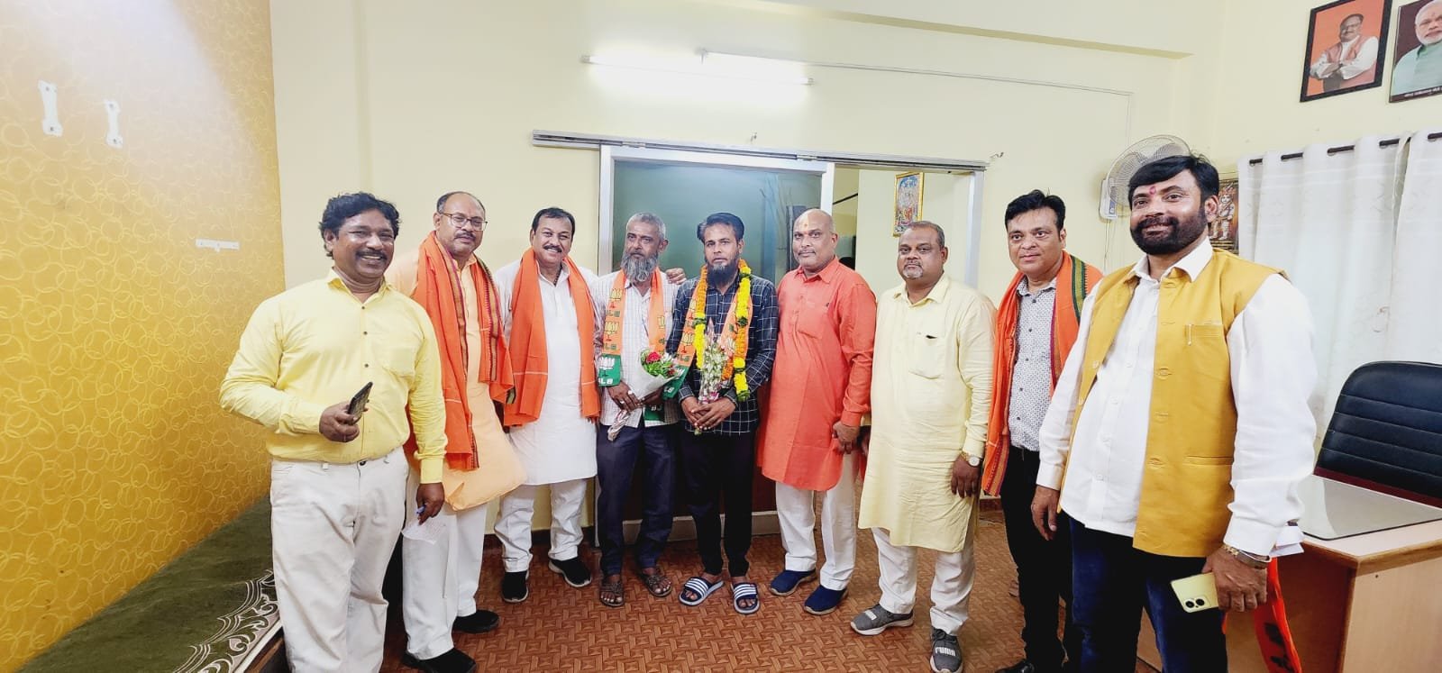 मुस्लिम समाज के नेताओं ने किया भाजपा प्रवेश :: सांसद विजय बघेल और जिला भाजपा अध्यक्ष जितेन्द्र वर्मा ने कराया भाजपा प्रवेश