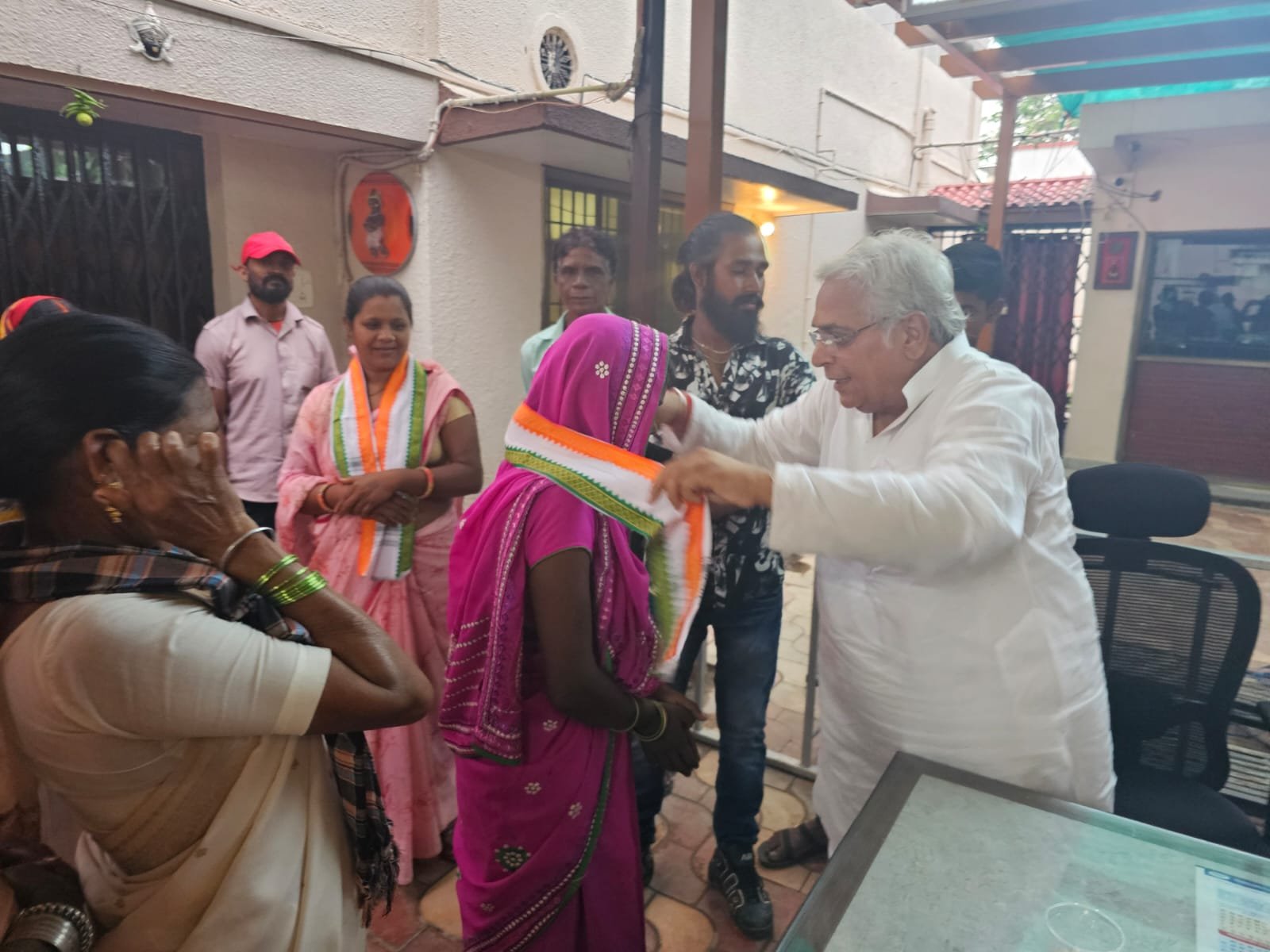 वोरा निवास में 50 से अधिक महिलाओं ने ली कांग्रेस की सदस्यता