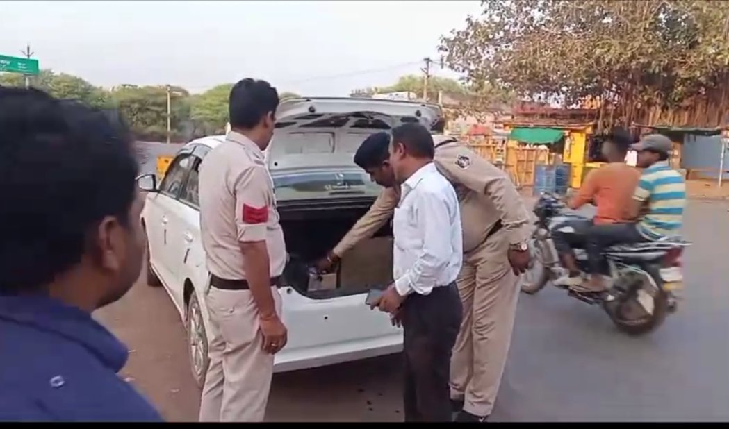 बेरला चेक पोस्ट पर हर दिन चेकिंग, हर संदिग्ध की सघन जांच