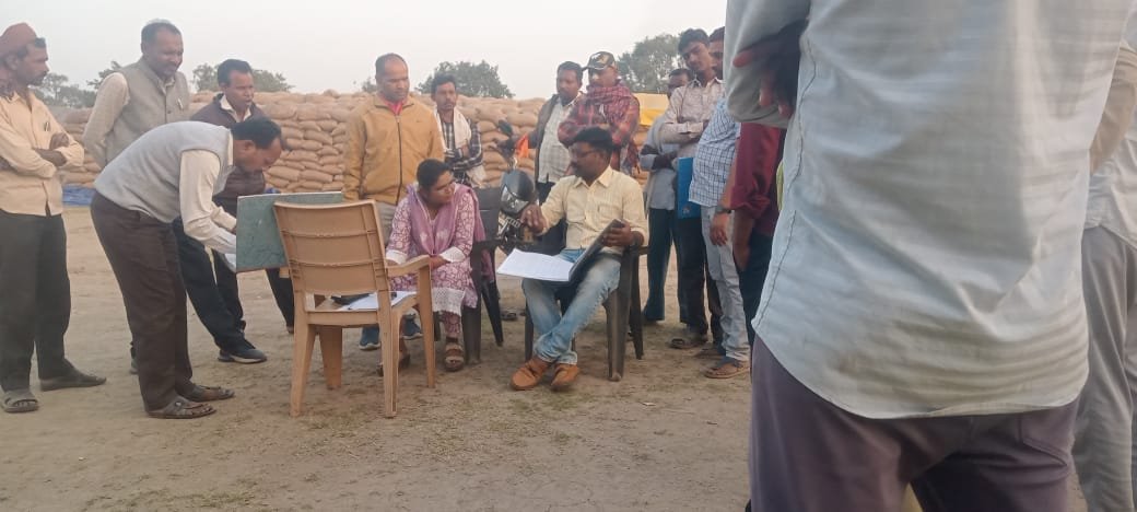 धान का अवैध परिवहन, बाहर का धान खपाए जाने की भी शिकायत, केंद्रों से सेटिंग चल रहा खेल