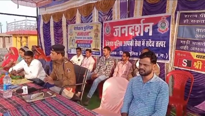 परपोड़ा में सड़क सुरक्षा पखवाड़ा में देवकर थाना प्रभारी ने दी ट्रैफिक नियमों की जानकारी