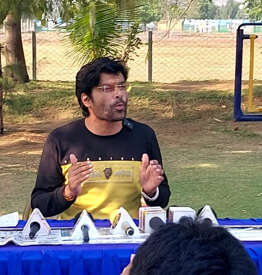 जांच किए बिना ही पुलिस ने दर्ज की दूसरी एफआईआर, मनोज ने साजिश के तहत फंसाने का लगाया आरोप