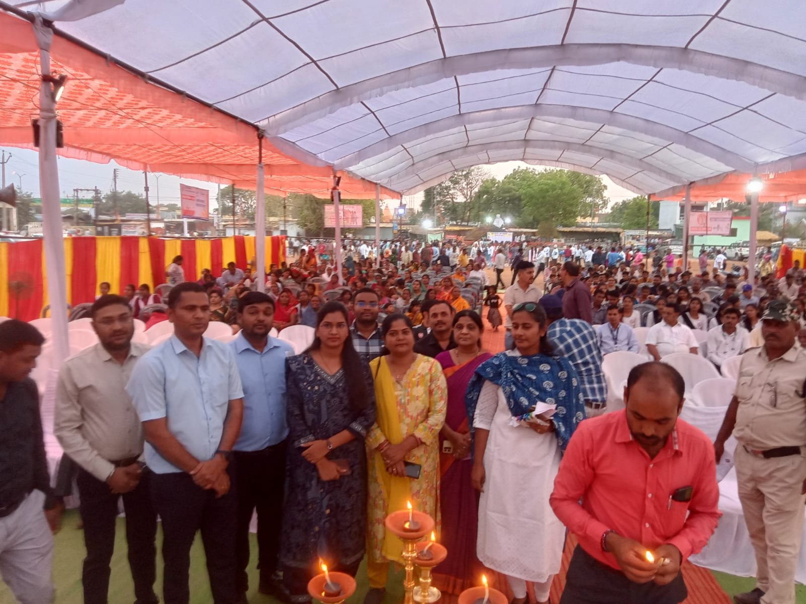 मतदाताओं को जागरूक करने अनोखा आयोजन, दीप जलाकर मतदान की शपथ दिलाई, नृत्य के माध्यम से वोटिंग की अहमियत को समझाया