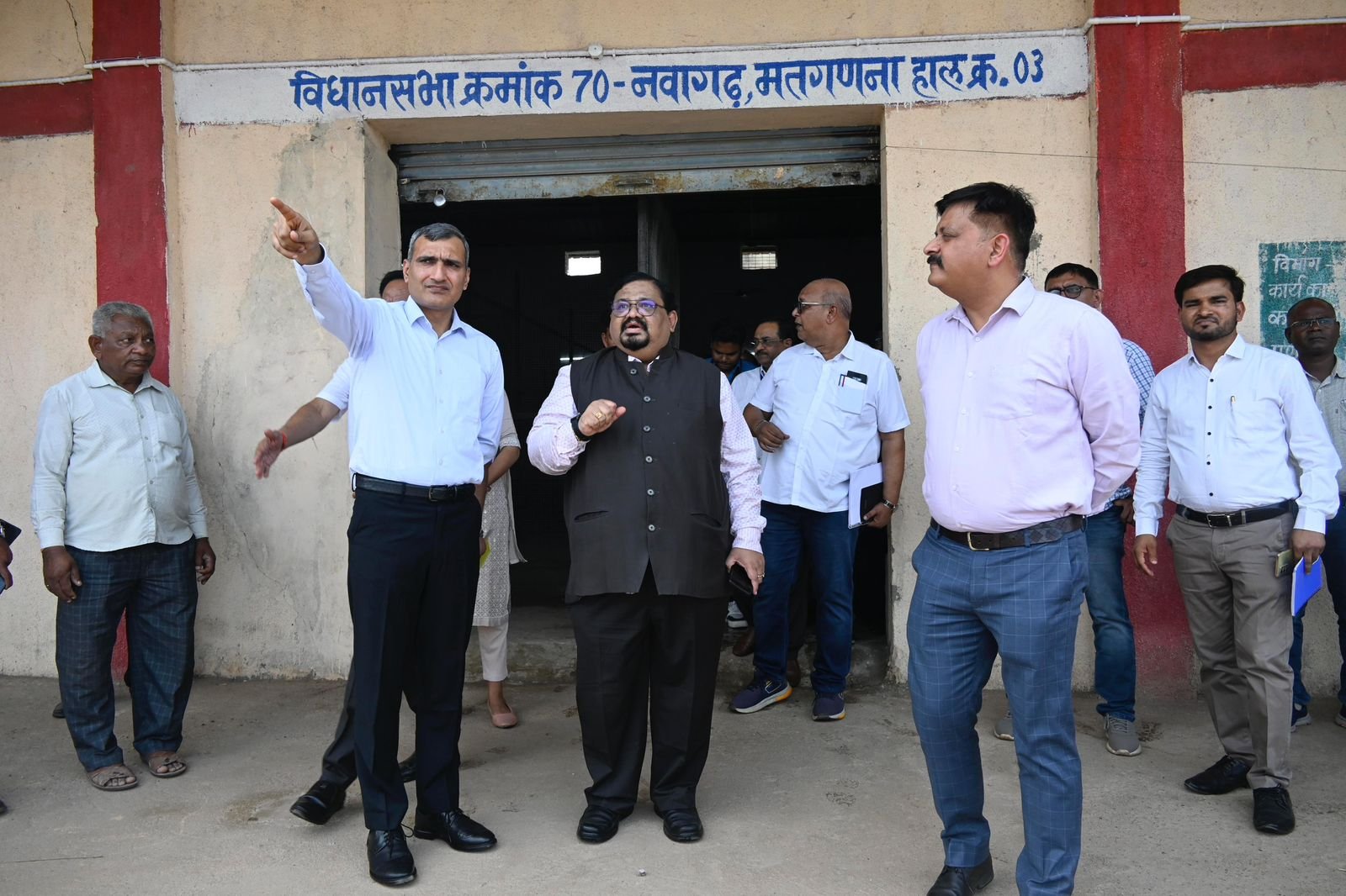 लोकसभा चुनाव के लिए प्रेक्षक पहुंचे बेमेतरा, कलेक्टर के साथ तैयारियों की समीक्षा की