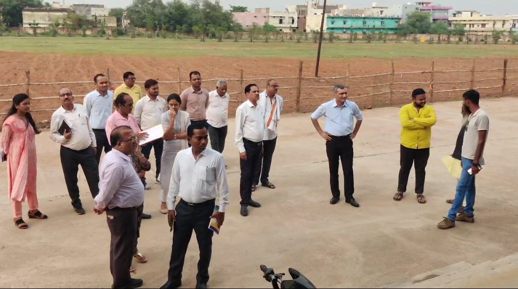 बेमेतरा में मंडी परिसर में होगी मतगणना, कलेक्टर रणवीर शर्मा ने किया स्ट्रांग रूम का निरीक्षण