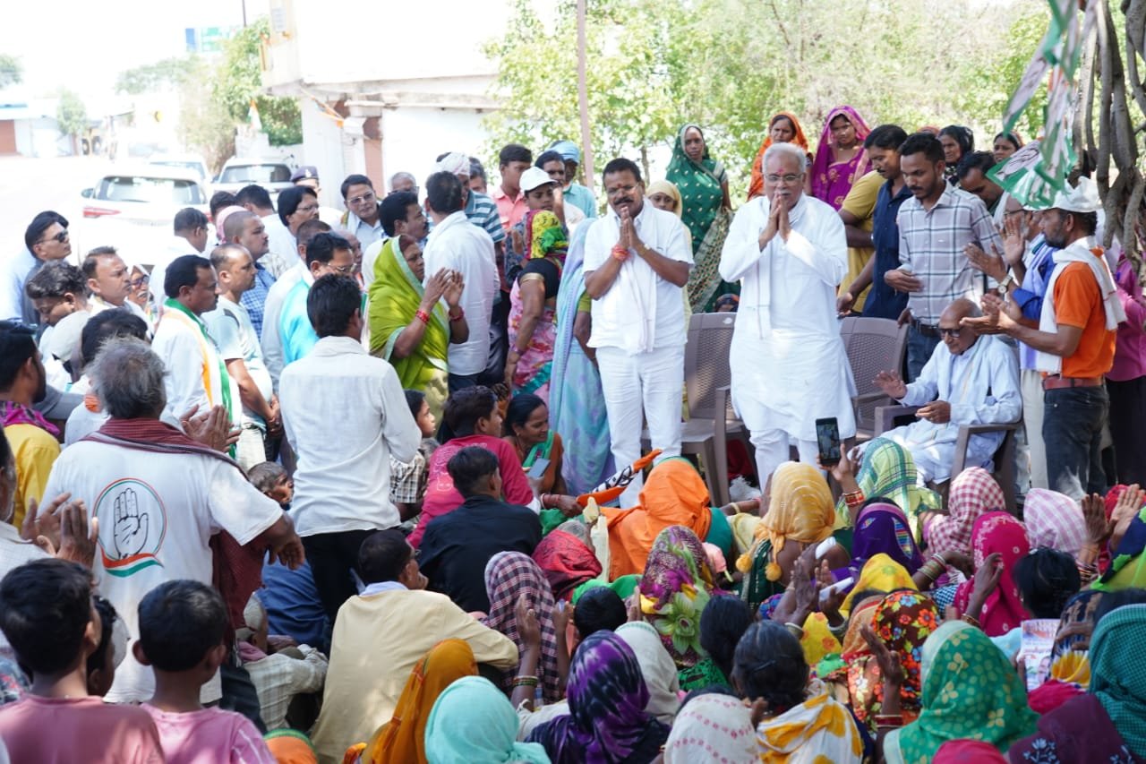 कांग्रेस ने दो घंटे में कर्जमाफी की, बिजली बिल हाफ किया, बेरोजगारी भत्ता दिया, भाजपा ने आते ही इन सब पर रोक लगा दी, दुर्ग की जनता वर्तमान सांसद के चेहरे को ध्यान रखकर वोट करे, जिन्होंने इन पांच सालों में कुछ नहीं किया ; भूपेश बघेल
