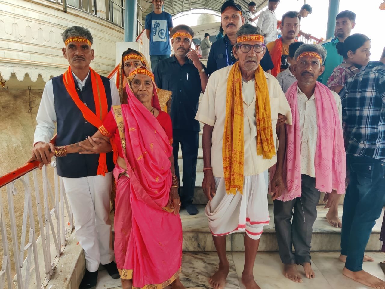 माता के दर्शन को डोंगरगढ़ पहुंचे ईश्वर साहू, प्रदेश की जनता की सुख समृद्धि का मांगा आशीर्वाद