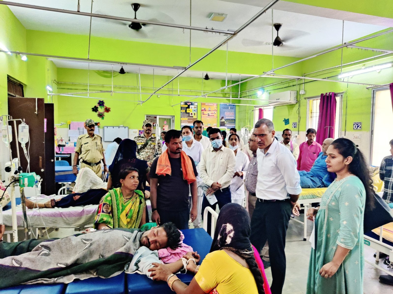 स्वास्थ्य सुविधाओं में लापरवाही बर्दाश्त नहीं, तुरंत सुधारें व्यवस्था: कलेक्टर