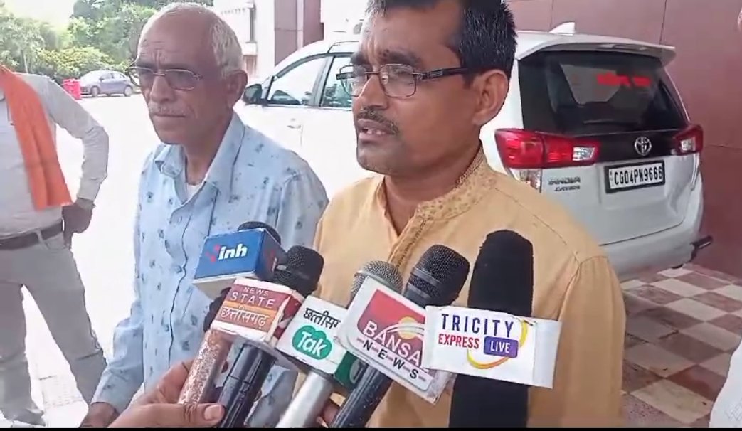 सहसपुर का भाठापारा बना तालाब, पानी की निकासी नहीं होने से दिक्कत बढ़ी, ग्रामीणों ने कलेक्टर से लगाई गुहार