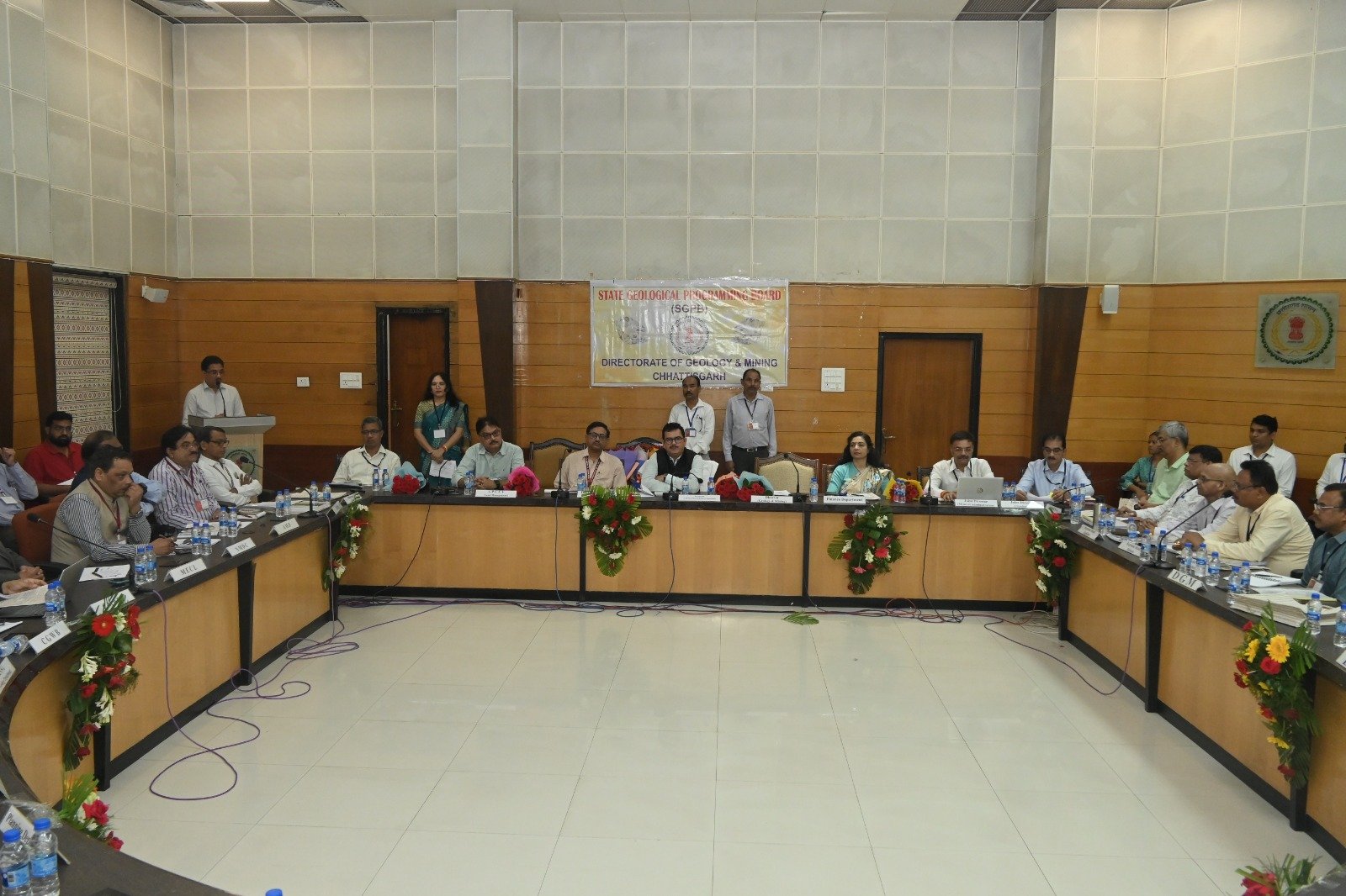 छत्तीसगढ़ में मैगनीज, ग्रेफाइड, चूना पत्थर, लौह अयस्क और बाक्साइट के अपार भंडार, खनिजों की खोज के लिए होगा सर्वे