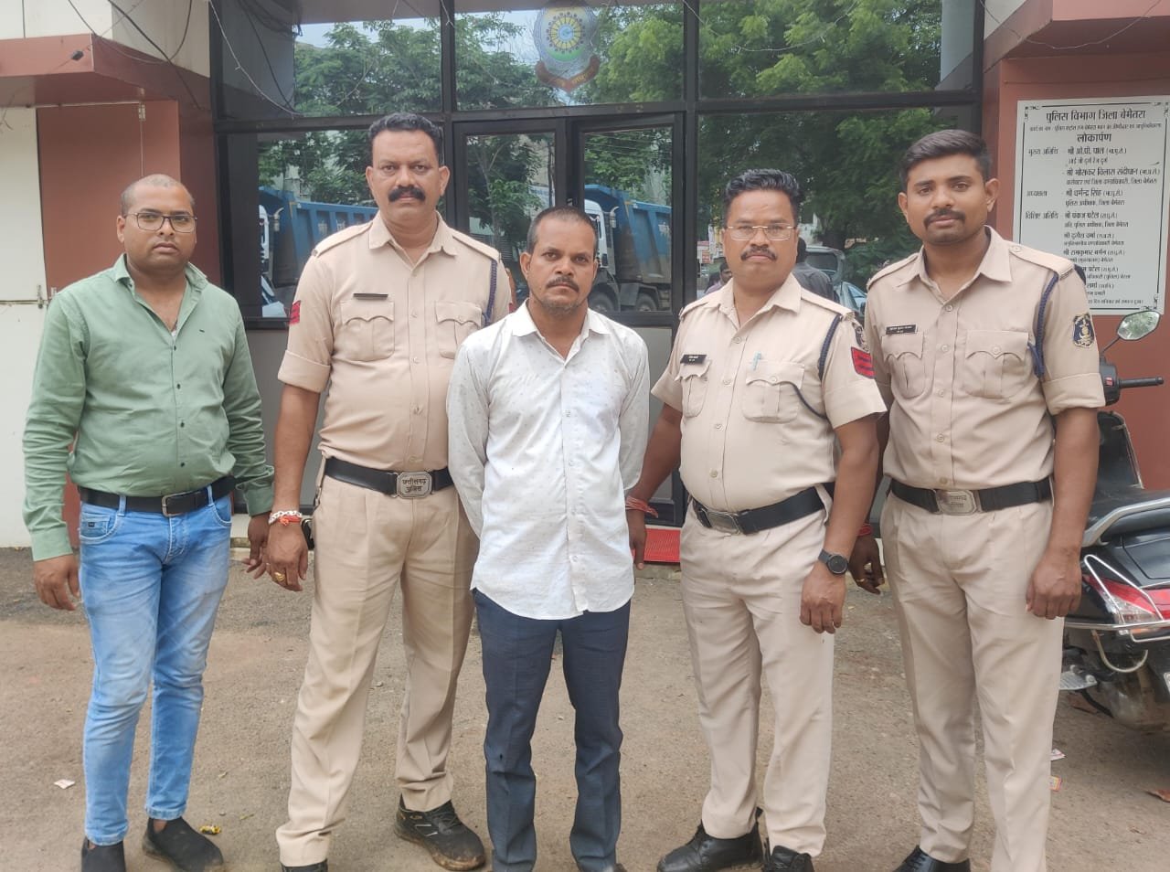 सोने का झुमका मांगा तो प्रेमी ने गला रेतकर मौत के घाट उतारा, महिला कुम्हारी दुर्ग की रहने वाली