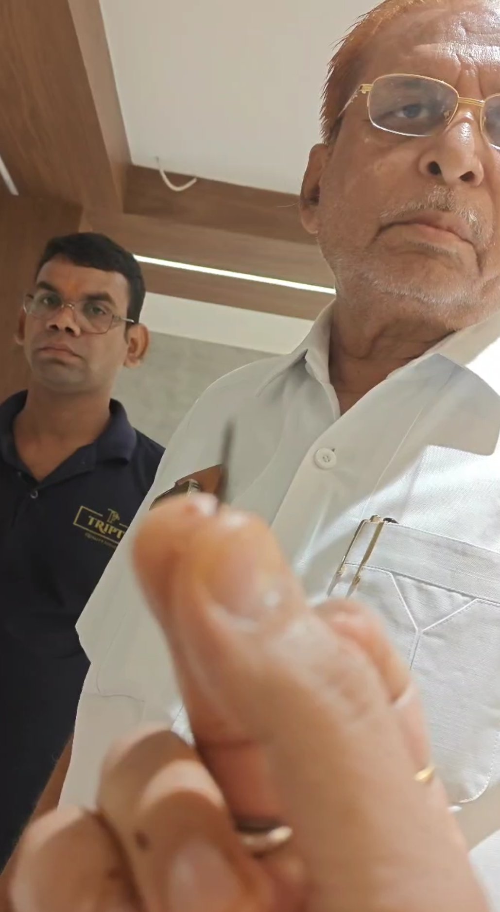 शहर के प्रतिष्ठित प्रतिष्ठान तृप्ति के दोसे में निकली लोहे की कील, फूड कंट्रोलर से शिकायत, कोई कार्रवाई नहीं