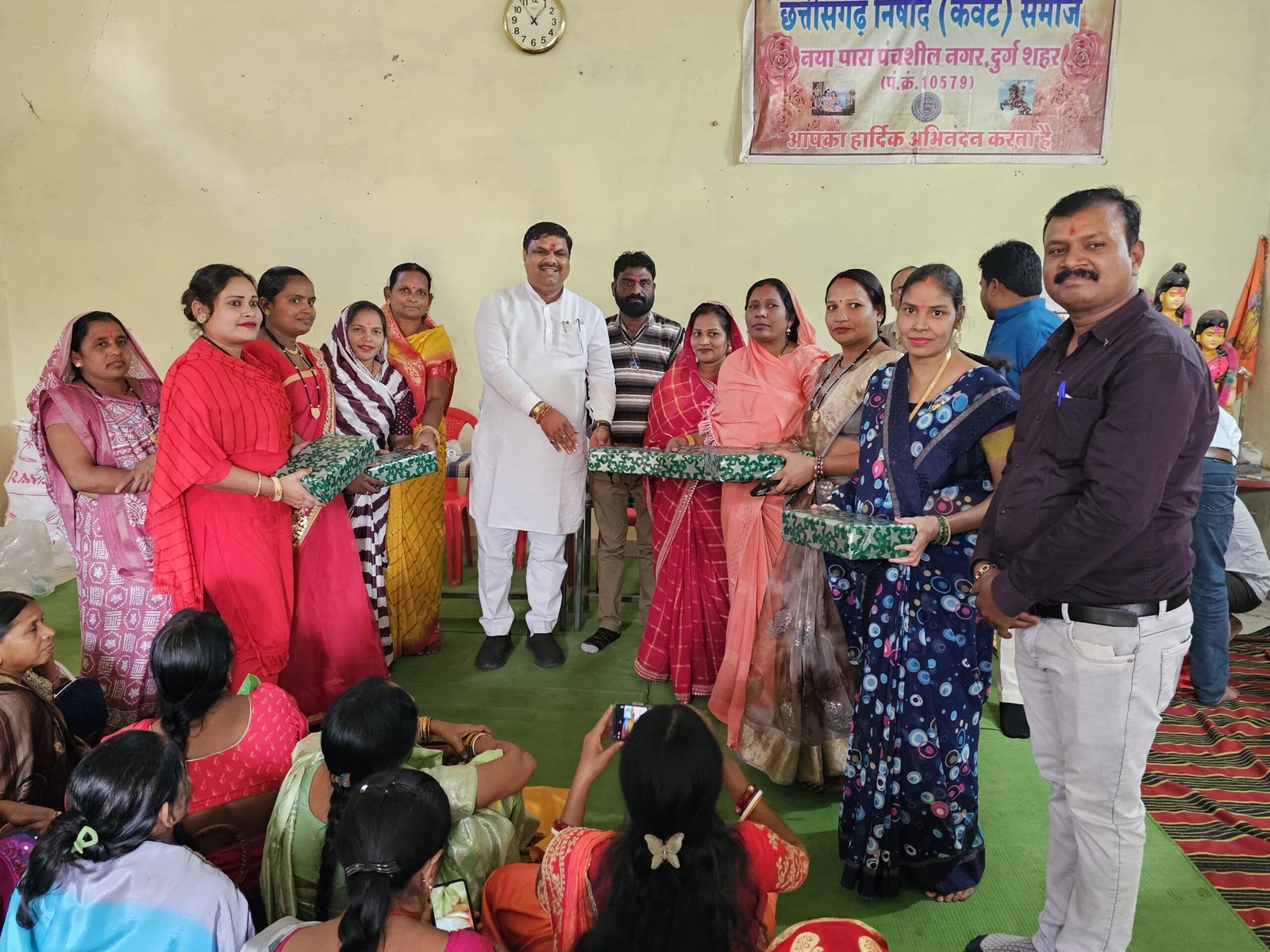 विधायक गजेन्द्र यादव ने किया मितानीन बहनों का सम्मान