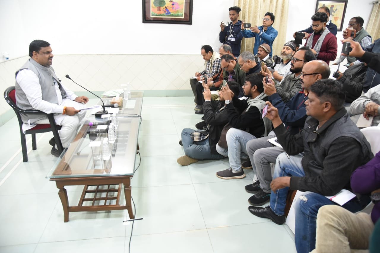 विधायक गजेंद्र यादव ने मोदी की गारंटियां पूरी और विष्णु सरकार के सुशासन, छत्तीसगढ़ को मिली उपलब्धियों के लिए सभी को दी बधाई