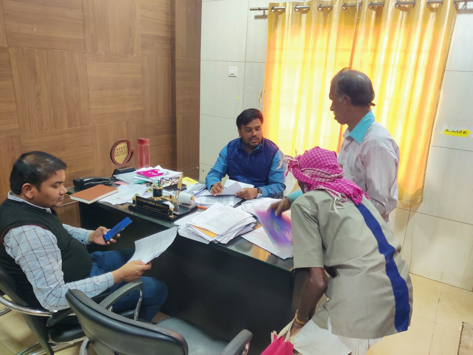 अपर कलेक्टर प्रकाश कुमार भारद्वाज ने सुनी जनदर्शन में लोगों की समस्याएं, जनदर्शन में 32 आवेदन आए