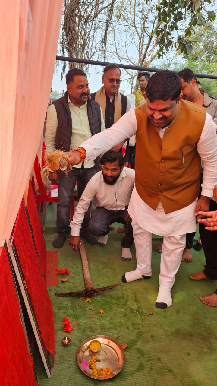 बोरसी और पुलगांव में 1.28 करोड़ से होगा विकास कार्य, विधायक गजेन्द्र यादव ने वार्ड की जनता के साथ किया भूमिपूजन