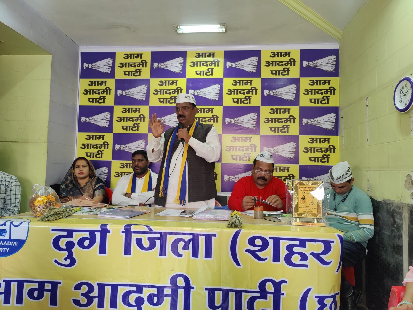 आप उतरेगा दुर्ग शहर से महापौर उम्मीदवार, बैठक में निर्णय, पत्रकार मुकेश चंद्राकर को श्रद्धांजलि