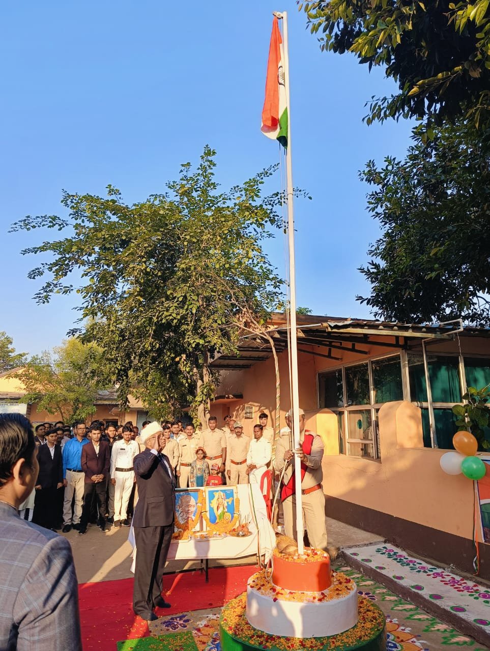 जिला न्यायालय में हर्ष उल्लास के साथ मनाया गया 76 वां गणतंत्र दिवस