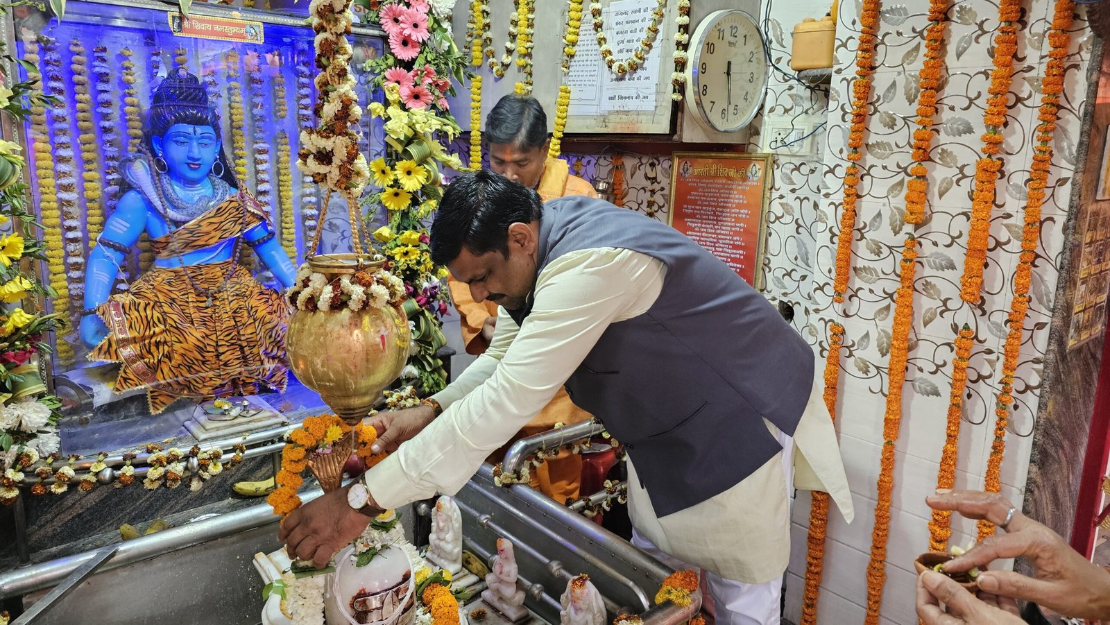 महाशिवरात्रि- विधायक गजेन्द्र यादव ने दुर्गवासियो के सुख समृद्धि की कामना की