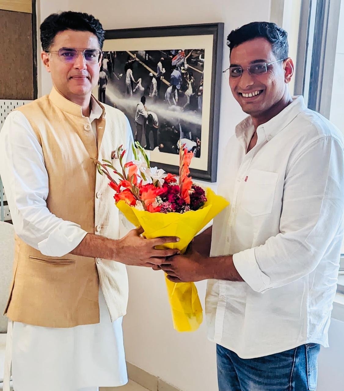 प्रभारी महासचिव सचिन पायलट से मिले विधायक देवेंद्र, जताया आभार, युवा कांग्रेस के राष्ट्रीय अध्यक्ष से भी मुलाकात