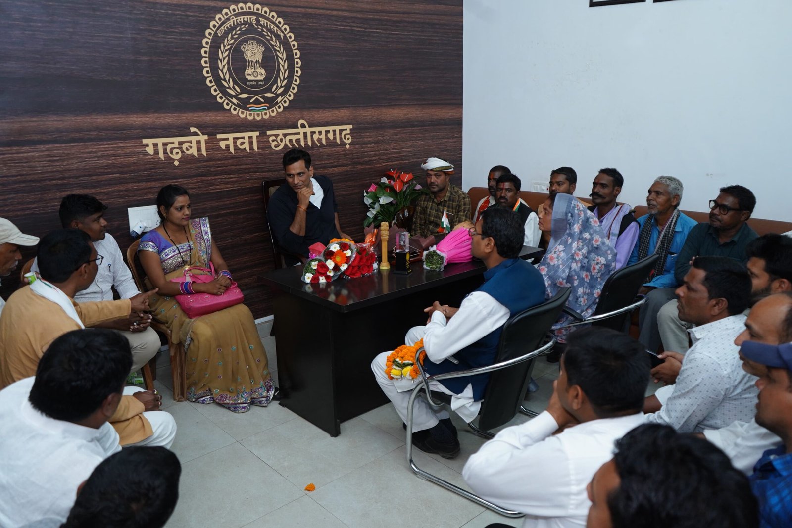 विधायक देवेंद्र यादव की सेक्टर 5 कार्यालय में भेंट मुलाकात, लोगों से मिले और सब का जाना हालचाल