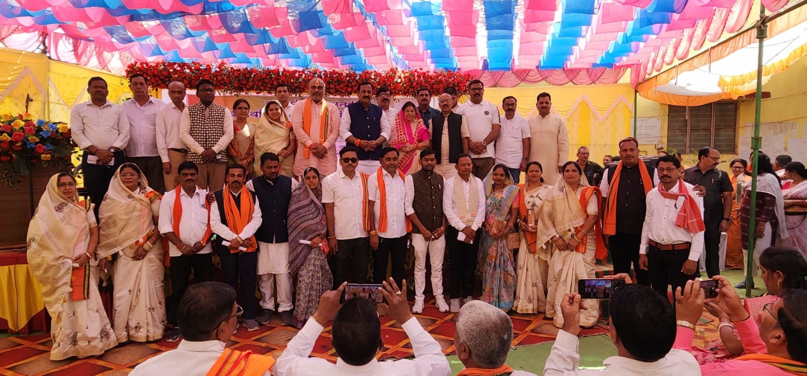 उतई नगर पंचायत अध्यक्ष व पार्षदगणों के शपथ ग्रहण समारोह में सम्मिलित हुए दुर्ग सांसद विजय बघेल व दुर्ग ग्रामीण विधायक ललित चंद्राकर