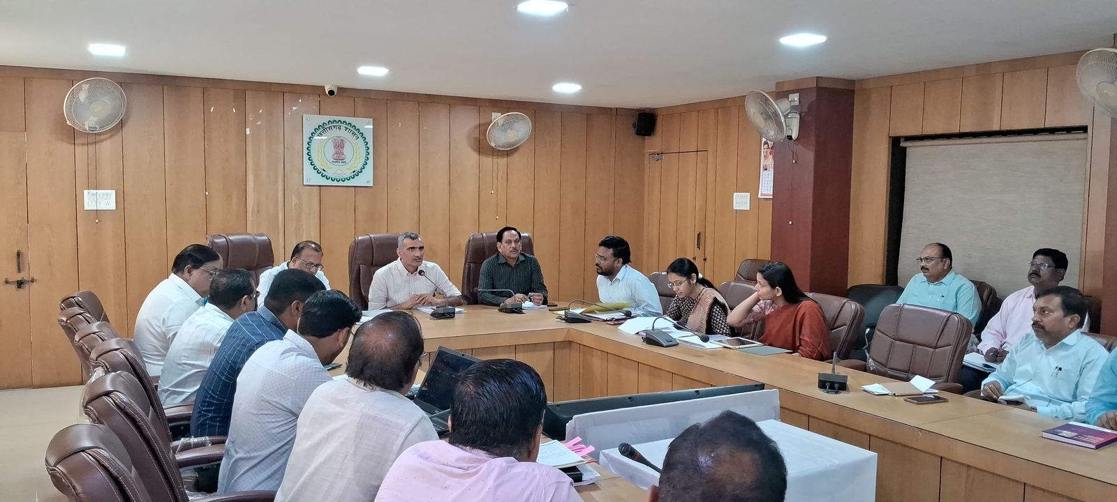 बेमेतरा में सामूहिक निर्धन कन्या विवाह की तैयारी शुरू, कलेक्टर ने की समीक्षा
