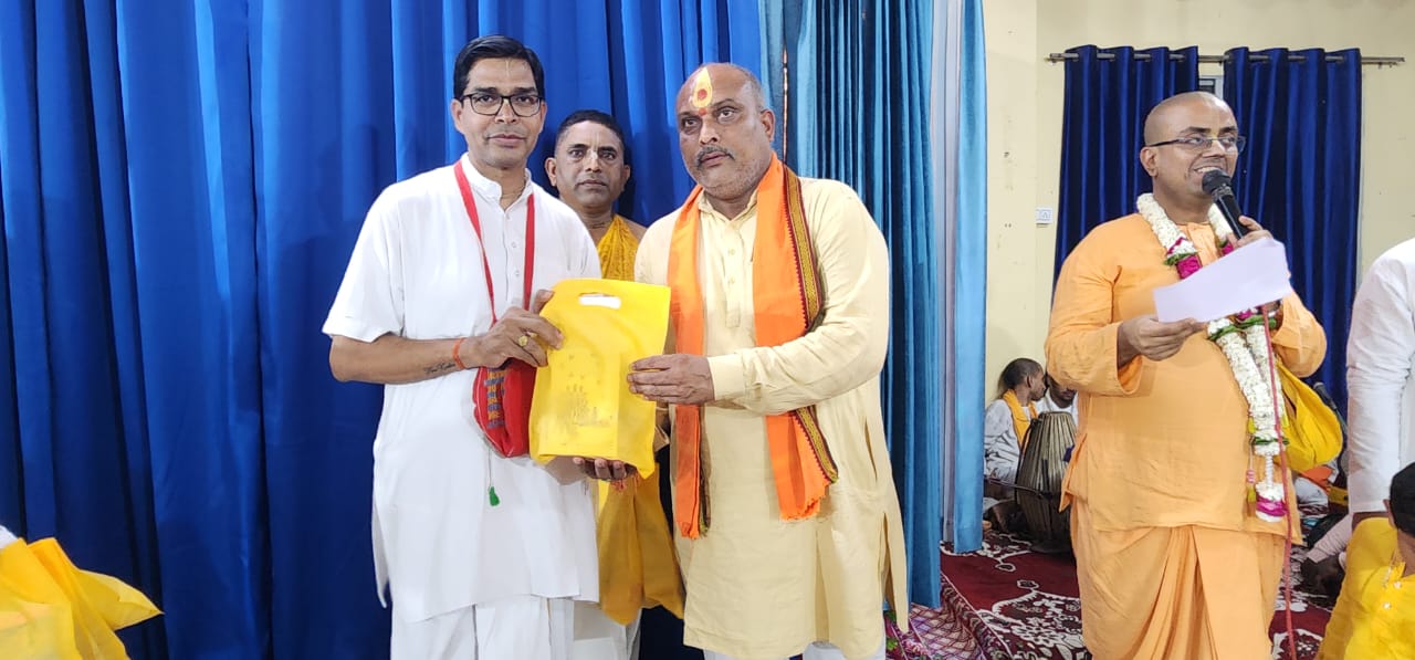 इस्कॉन दुर्ग प्रचार केंद्र द्वारा आयोजित होली मिलन समारोह में सम्मिलित हुए दुर्ग ग्रामीण विधायक ललित चंद्राकर