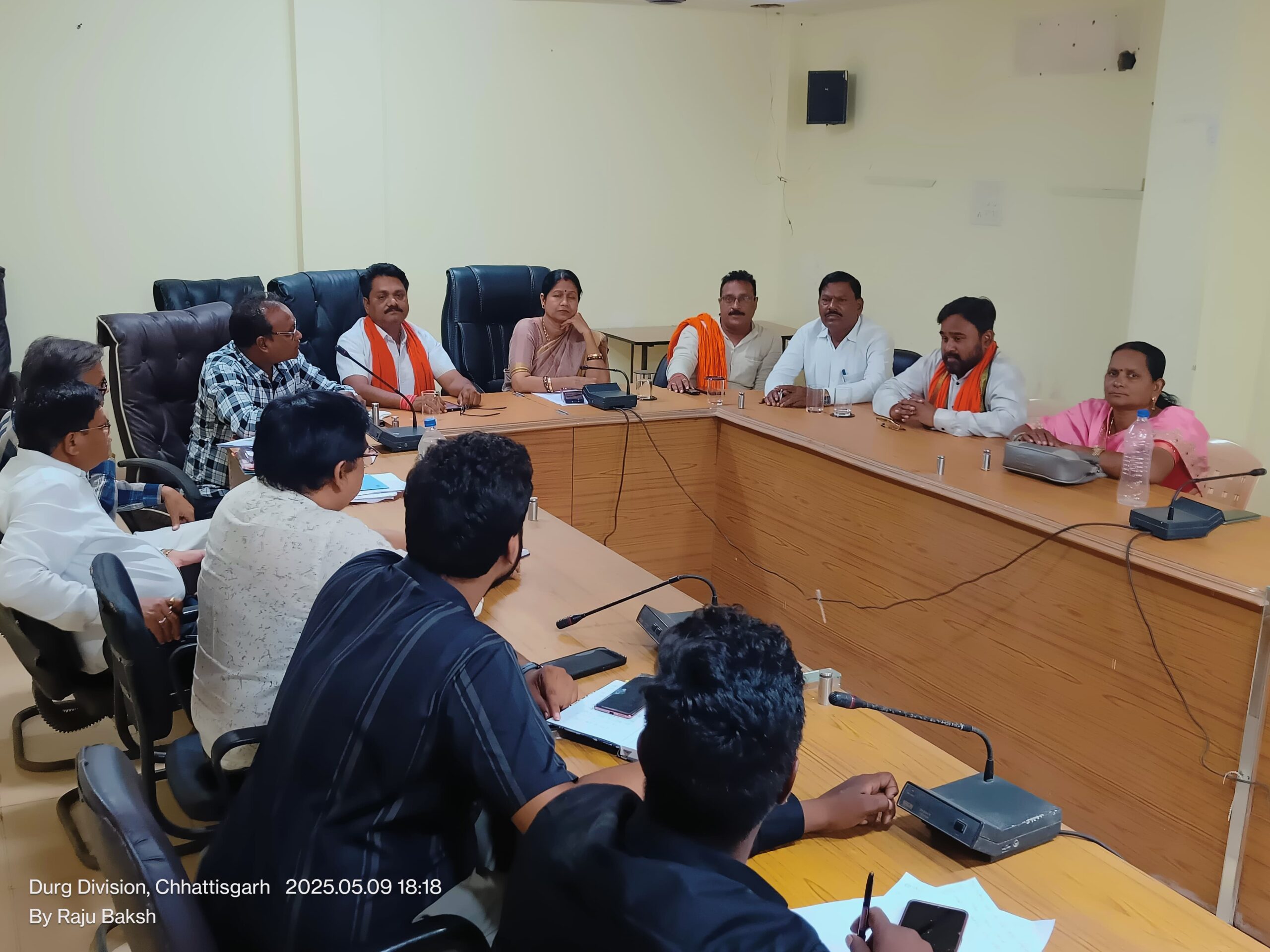 शहर से और भी अतिक्रमण हटाने की तैयारी: महापौर ने अधिकारियों के साथ की बैठक, 24 घण्टे का समय, व्यापारियों से मांगा सहयोग