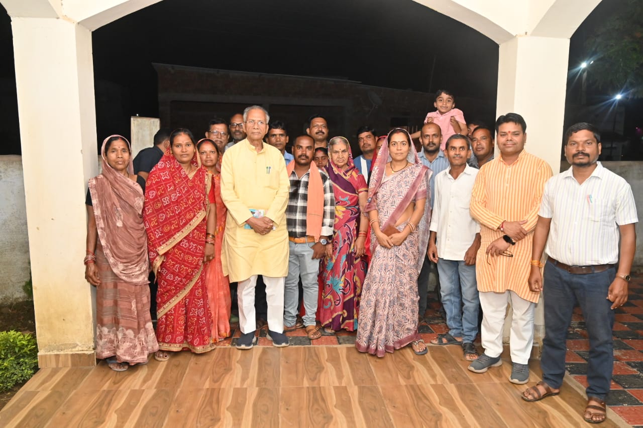 गांव के विकास हेतु पंचायती राज के सभी जनप्रतिनिधि पूरी ईमानदारी से सहभागिता प्रदान करें : ताम्रध्वज साहू