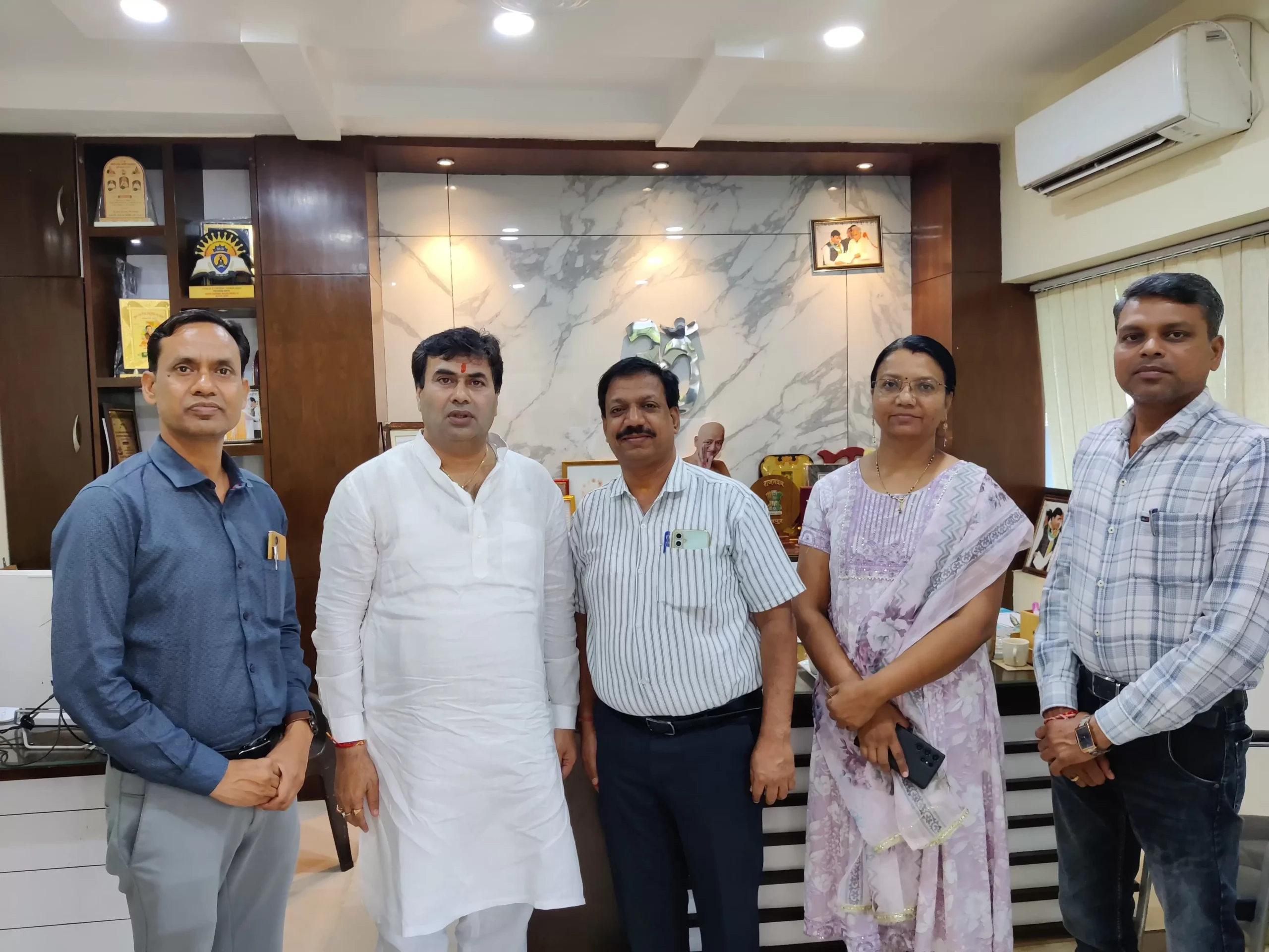 बिजली कटौती पर पूर्व महापौर के ज्ञापन का असर: विद्युत विभाग ने की त्वरित कार्रवाई