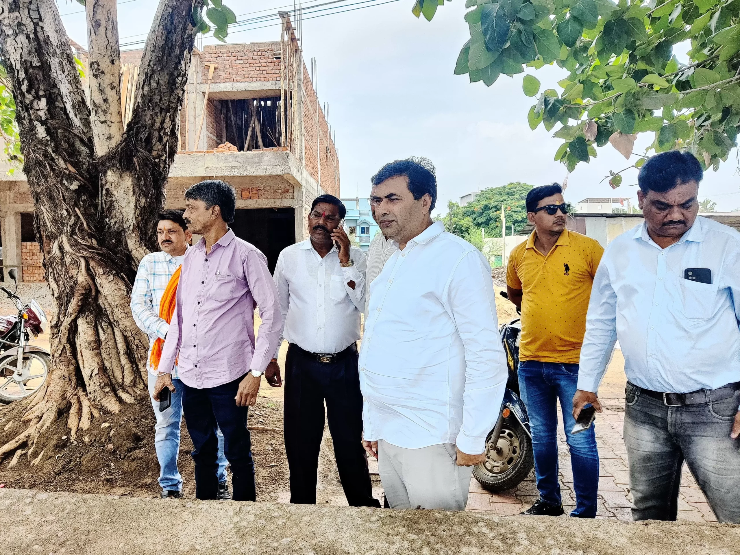 दूषित पानी बना शक्ति नगर की मुसीबत: तालाब में खरपतवार दवा डालने से लाखों मछलियों की मौत , पूर्व महापौर बाकलीवाल और नेता प्रतिपक्ष कोहले ने की सख्त कार्रवाई की मांग