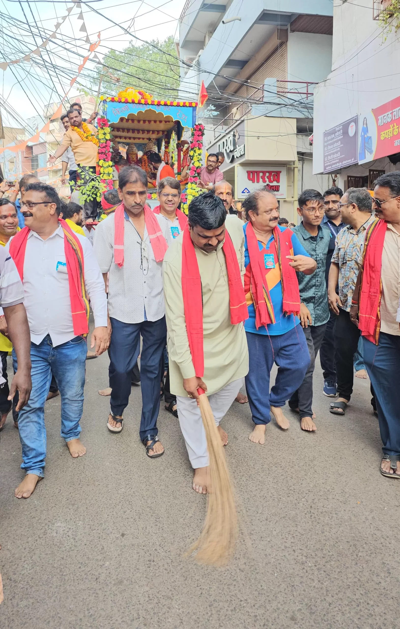 रथयात्रा पर विधायक गजेन्द्र यादव पहुँचे मंदिर, जनमानस के खुशहाली और सुख समृद्धि की कामना की