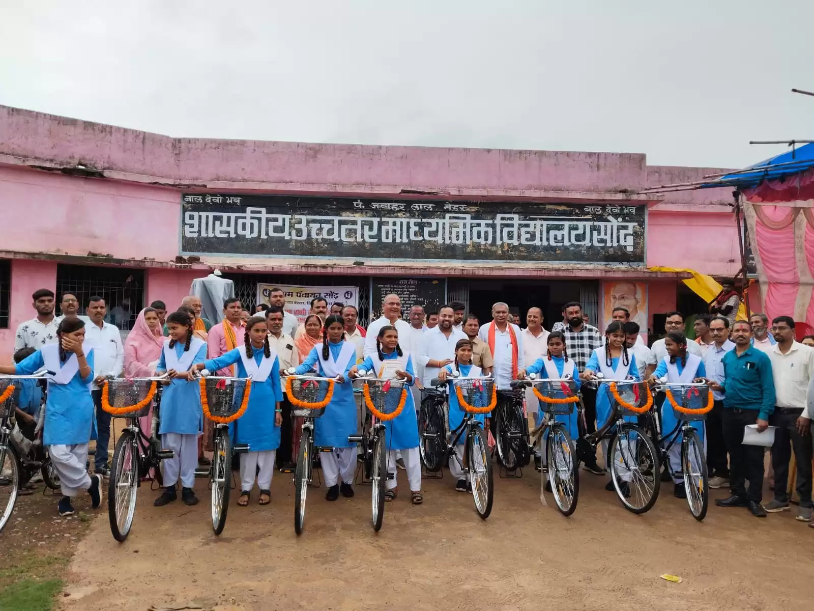 सोंड़ में विकासखंड स्तरीय शाला प्रवेश उत्सव का हुआ भव्य आयोजन, विधायक दीपेश हुए शामिल