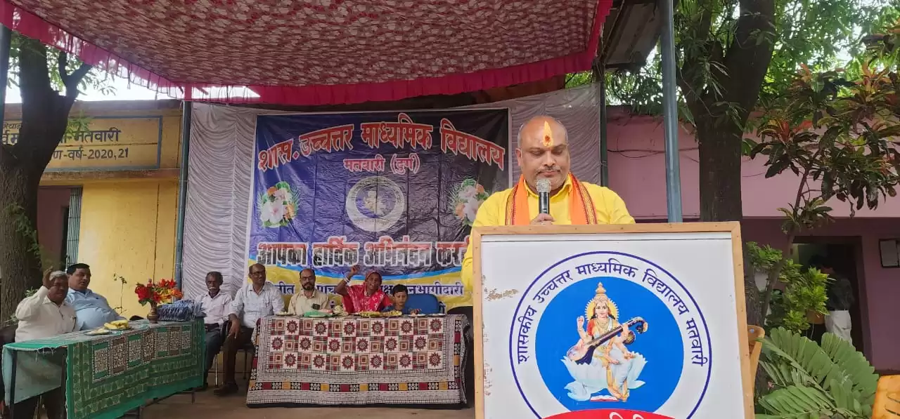 मतवारी में आयोजित शाला प्रवेशोत्सव कार्यक्रम में सम्मिलित हुए दुर्ग ग्रामीण विधायक ललित चंद्राकर