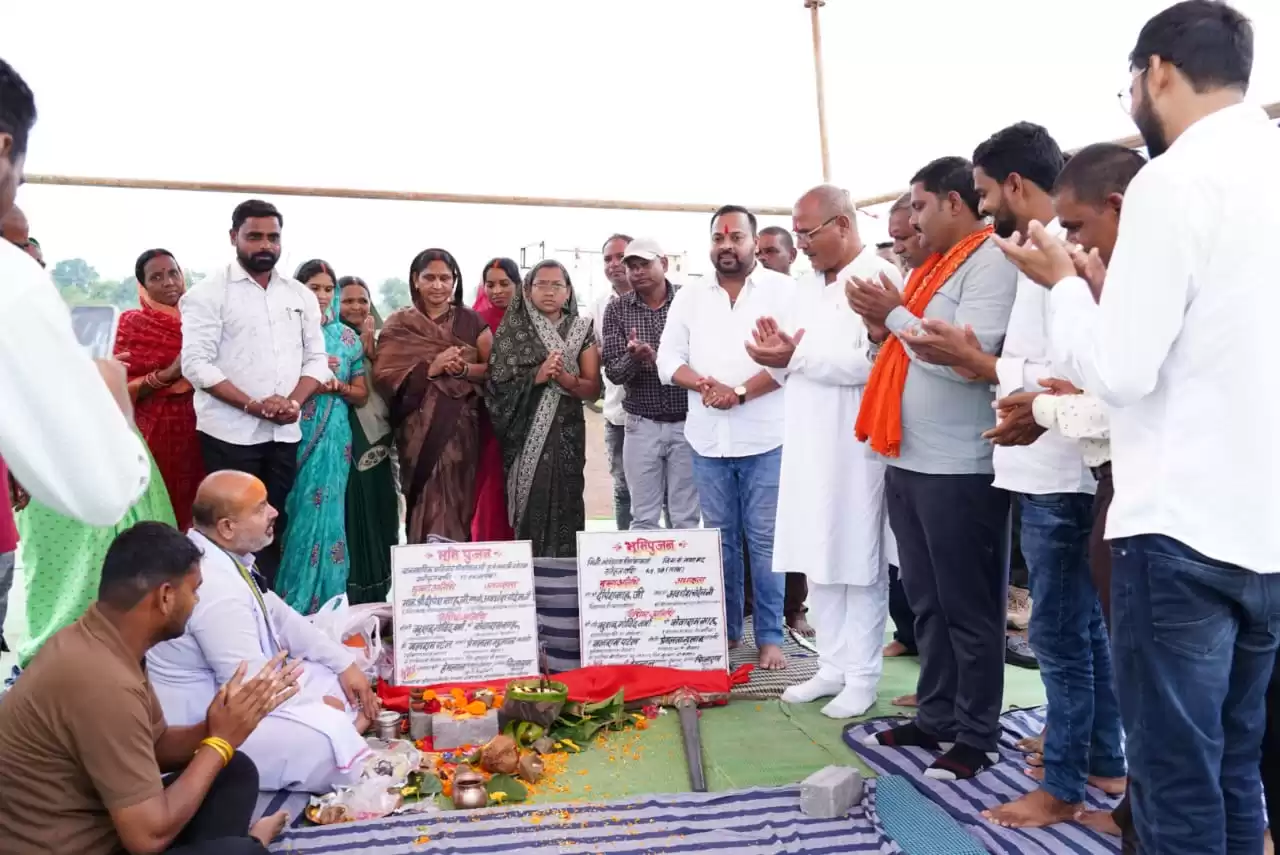 विधायक दीपेश साहू ने देवरबीजा में 65 लाख रुपये के विकास कार्यों का किया भूमिपूजन