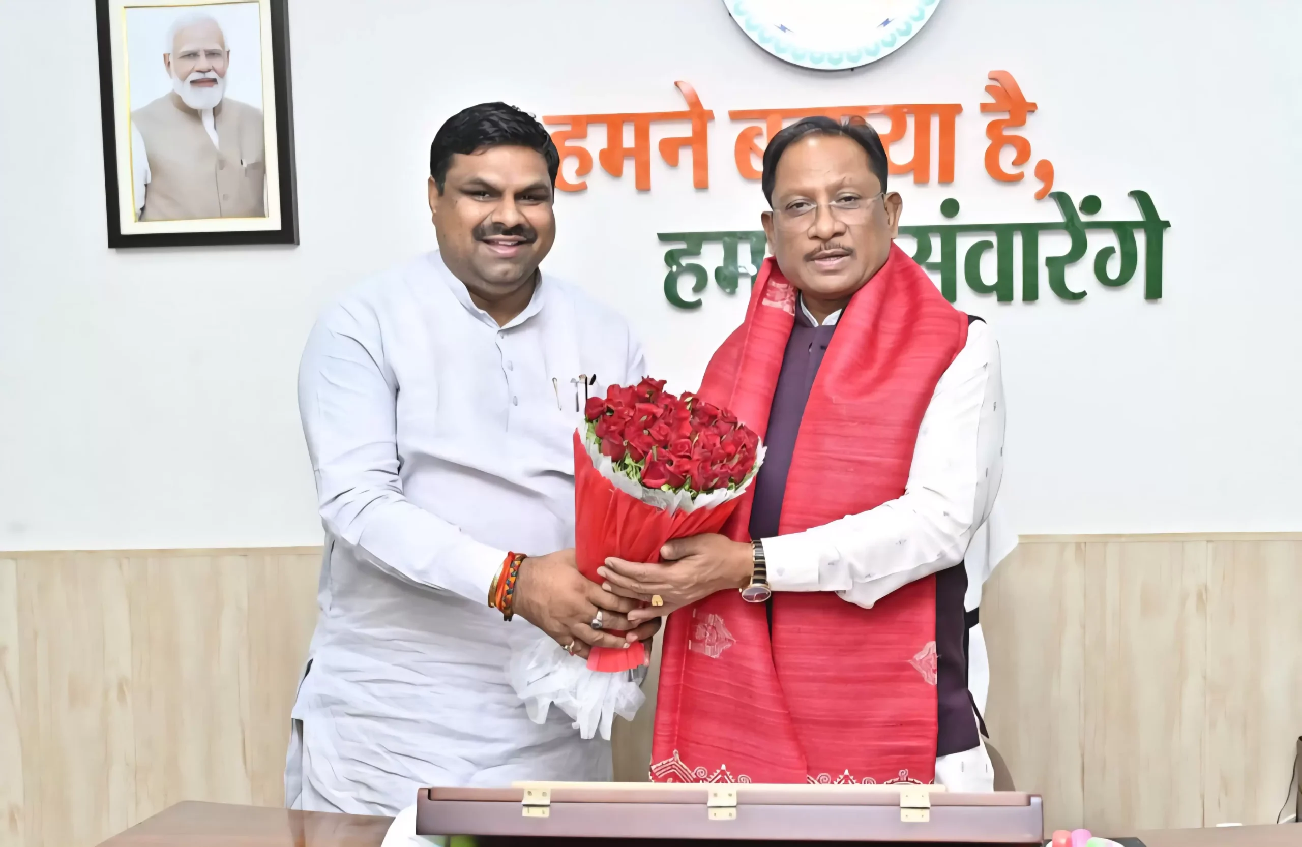 विधायक गजेन्द्र यादव की पहल – दुर्ग शहर में बिजली व्यवस्था दुरुस्त करने 435 नये विद्युत पोल लगेंगे