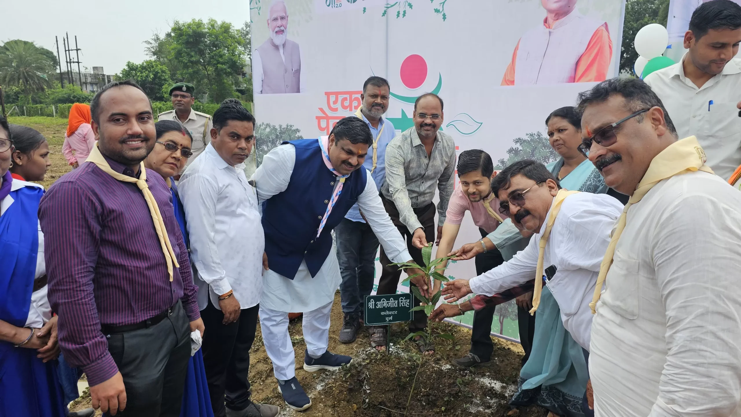 एक पेड़ माँ के नाम अभियान, विधायक गजेन्द्र यादव ने किया पौधारोपण