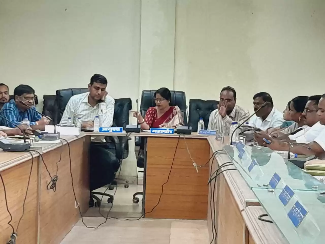 इंदौर की तर्ज पर सड़क किनारे हटेंगे होडिंग, जल्द होंगे निरस्त,शहर मे अब सिर्फ यूनिपोल पर ही लगेगी होर्डिंग