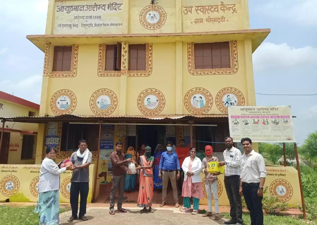 टीबी मुक्त भारत अभियान के तहत तीन नए निक्षय मित्र बने, मरीजों को पोषण आहार वितरित