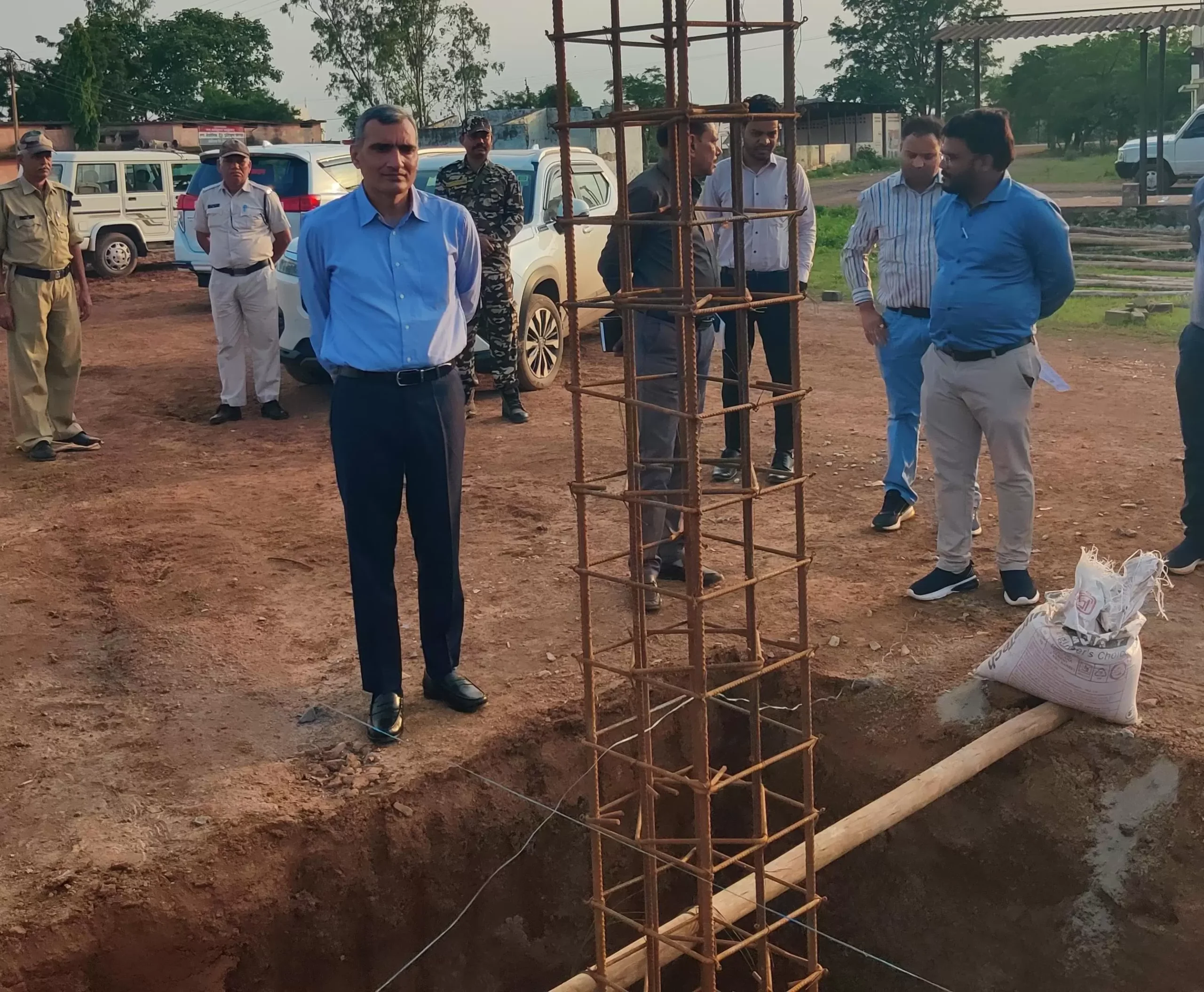 कलेक्टर रणबीर शर्मा ने किया कोबीया स्थित निर्माणाधीन अनुविभागीय अधिकारी एवं तहसीलदार कार्यालय का निरीक्षण, गुणवत्ता पर विशेष जोर