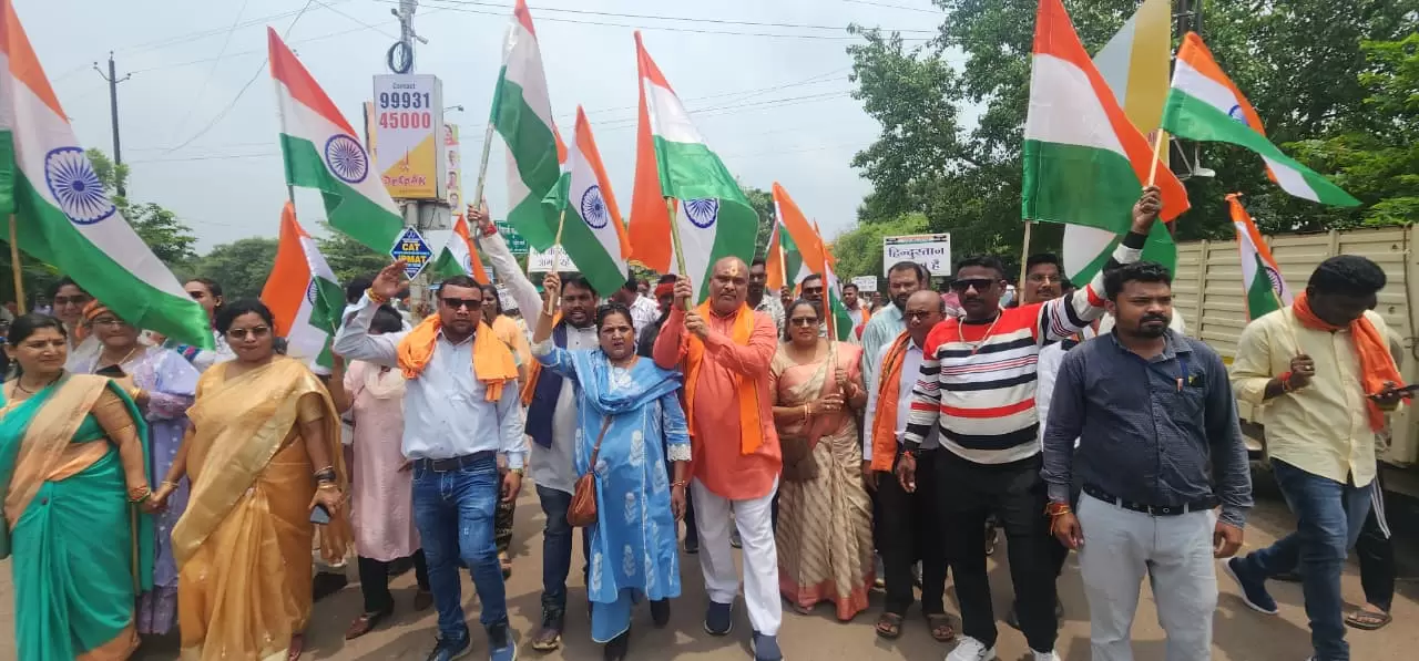 रिसाली में निकाली भव्य तिरंगा यात्रा शामिल हुए दुर्ग ग्रामीण विधायक ललित चंद्राकर