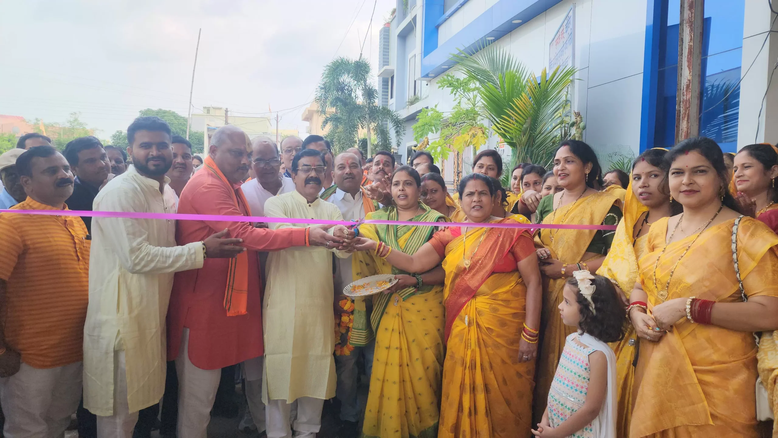 कृष्ण जन्माष्टमी महोत्सव एवं डोमशेड लोकार्पण कार्यक्रम में सम्मिलित हुए दुर्ग ग्रामीण विधायक ललित चंद्राकर